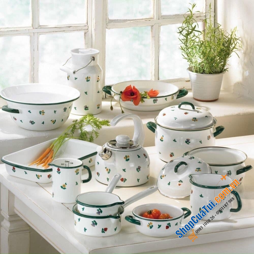 Quánh RIESS Country 14cm 0.75 L có vòi, vành loe, tay cầm tráng men có lỗ treo