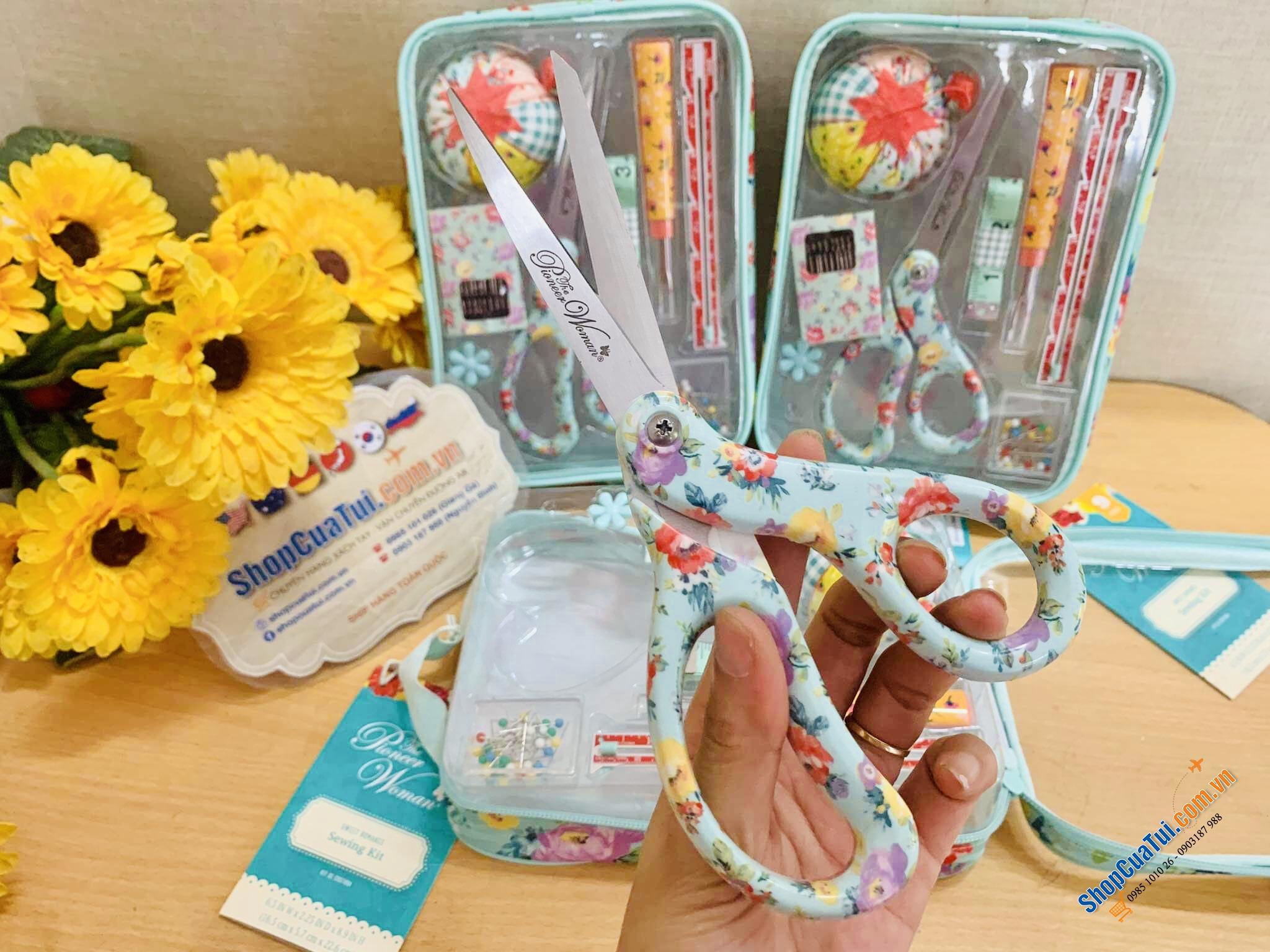 Sét dụng cụ khâu vá The Pioneer Woman, tiện lợi, độc đáo của hoa và màu sắc