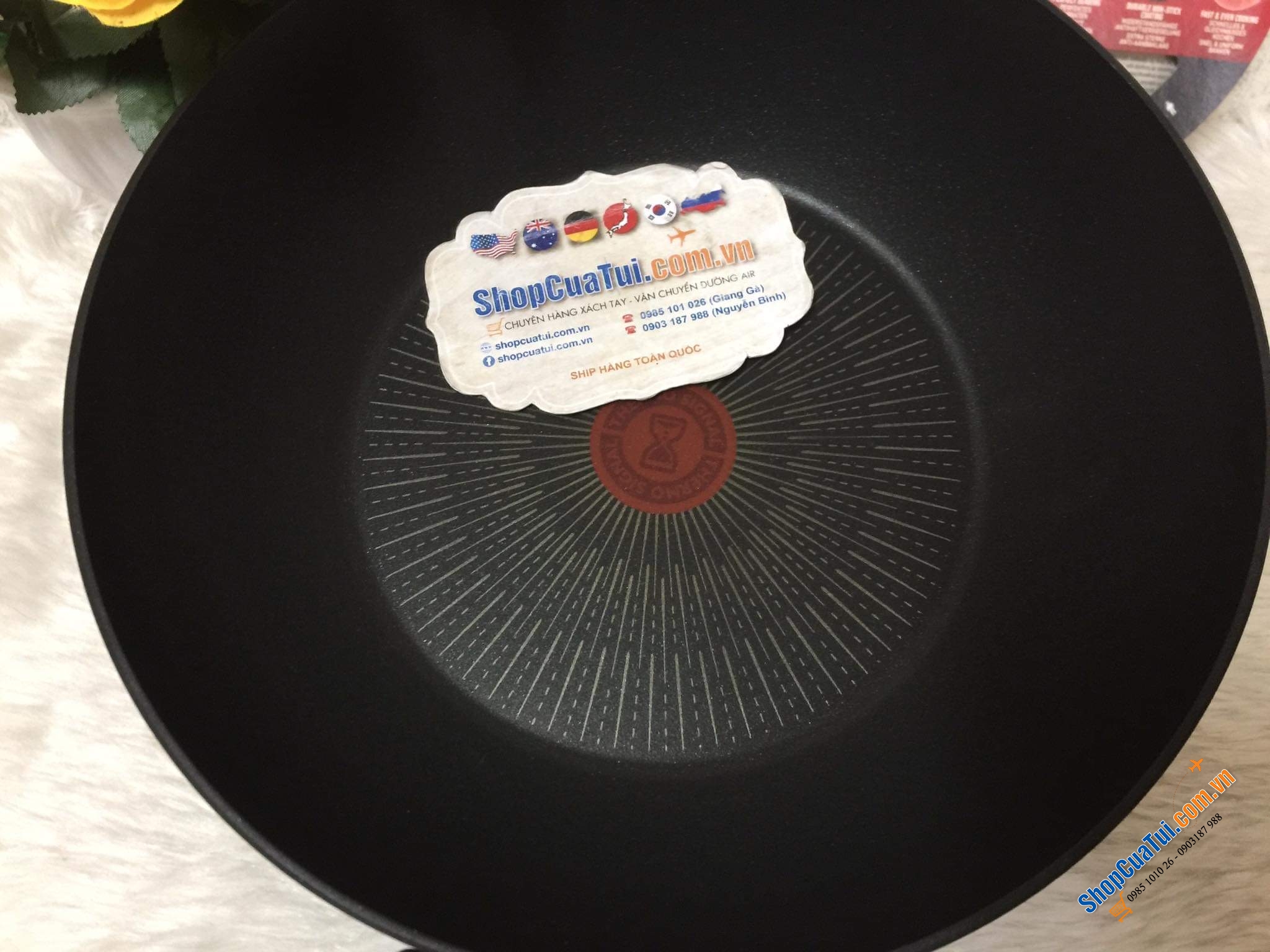 Chảo sâu lòng Tefal Excellence Wok 28cm tăng cường thêm 3 lớp Titanium - độ bền xuất sắc - Made in France