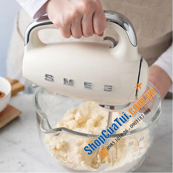 Máy đánh trứng trộn bột cầm tay SMEG HMF01CREU cream màu kem phong cách retro