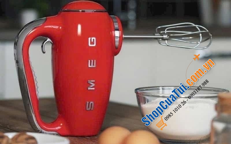 Máy đánh trứng trộn bột SMEG HMF01CREU kem, màu đỏ, xanh bạc hà.