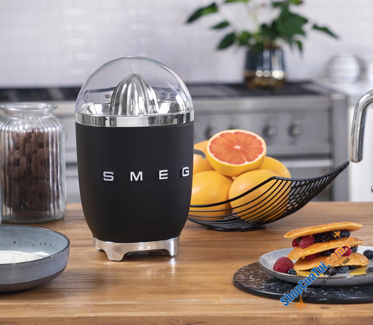 MÁY VẮT CAM SMEG NHIỀU MÀU công suất 70W giúp vắt kiệt cam, chanh, thiết kế sang trọng
