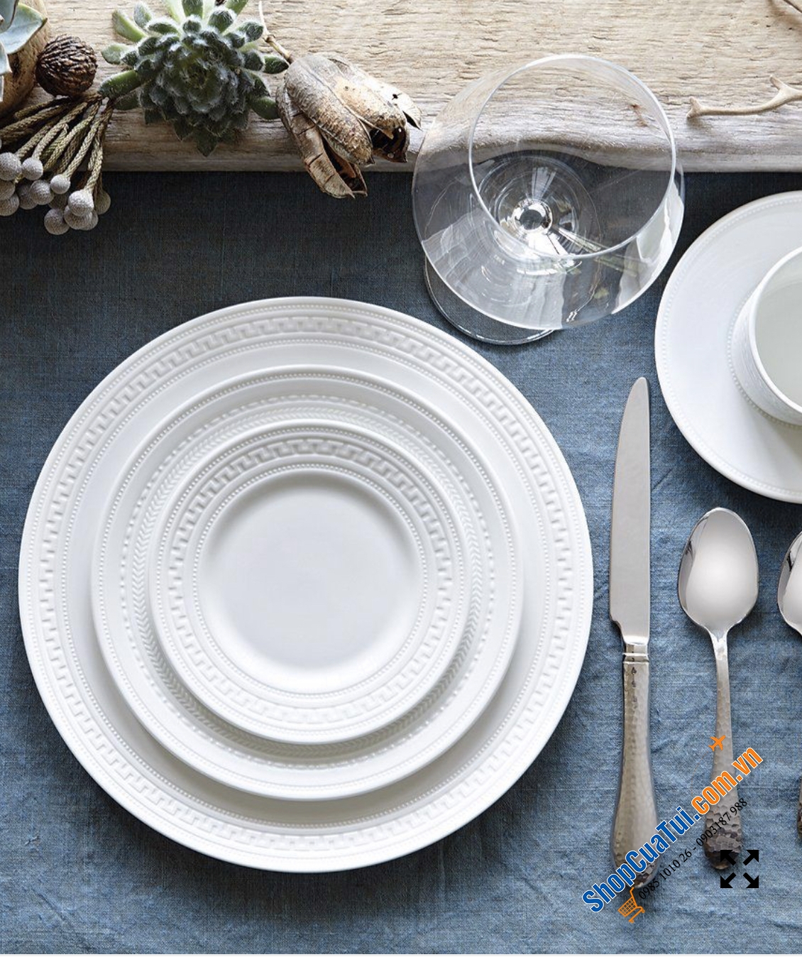 SET 16 món Bát, đĩa, cốc WEDGWOOD sứ xương Intaglio hoạ tiết Hoàng Gia Anh bestseller - SẮC TRẮNG HOÀN HẢO CHO MỌI SỰ KẾT HỢP NGẪU HỨNG
