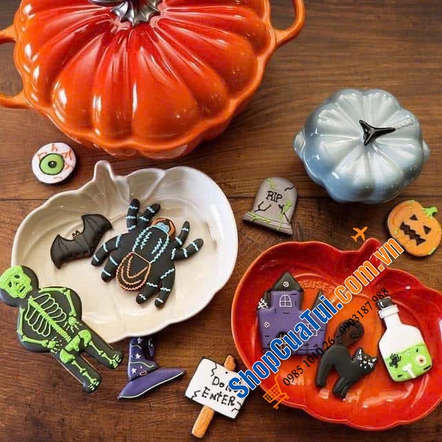 Nồi bí LC 24 cm, dung tích 3,7l - Nồi bí ngô Le Creuset sung túc, may mắn, cho lễ hội Halloween - Màu trắng, màu cam dáng dẹt