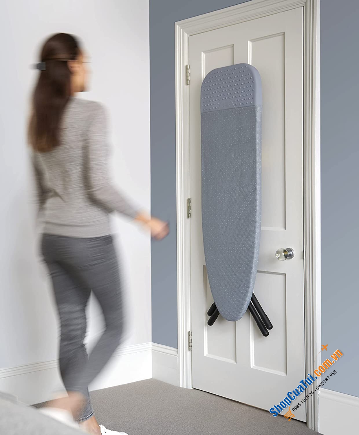 Cầu là - Bàn để ủi đồ chân cao có móc treo cửa Joseph Joseph Glide Plus (Blue) 50006