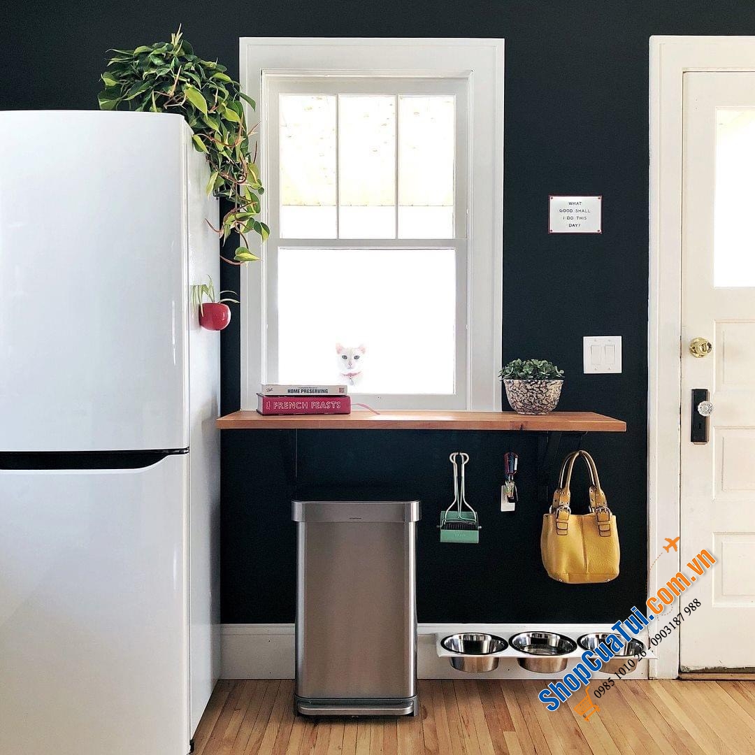 Thùng rác Simplehuman size lớn 55L -  size đại với vành lót bằng thép không gỉ giữ chặt miệng túi và giữ ẩn không lộ ra ngoài