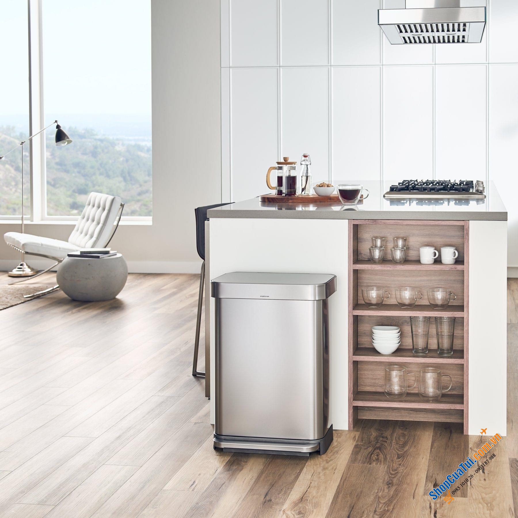 Thùng rác Simplehuman size lớn 55L -  size đại với vành lót bằng thép không gỉ giữ chặt miệng túi và giữ ẩn không lộ ra ngoài
