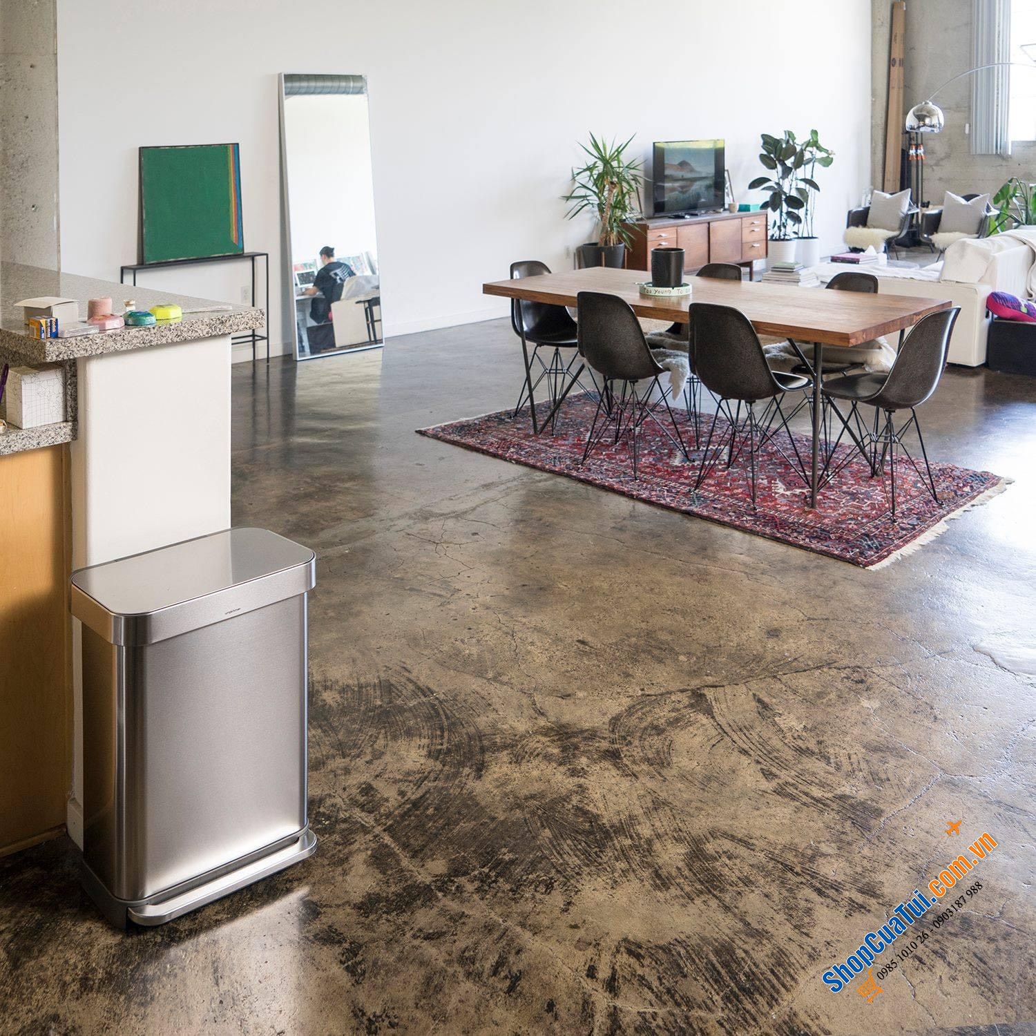 Thùng rác Simplehuman size lớn 55L -  size đại với vành lót bằng thép không gỉ giữ chặt miệng túi và giữ ẩn không lộ ra ngoài