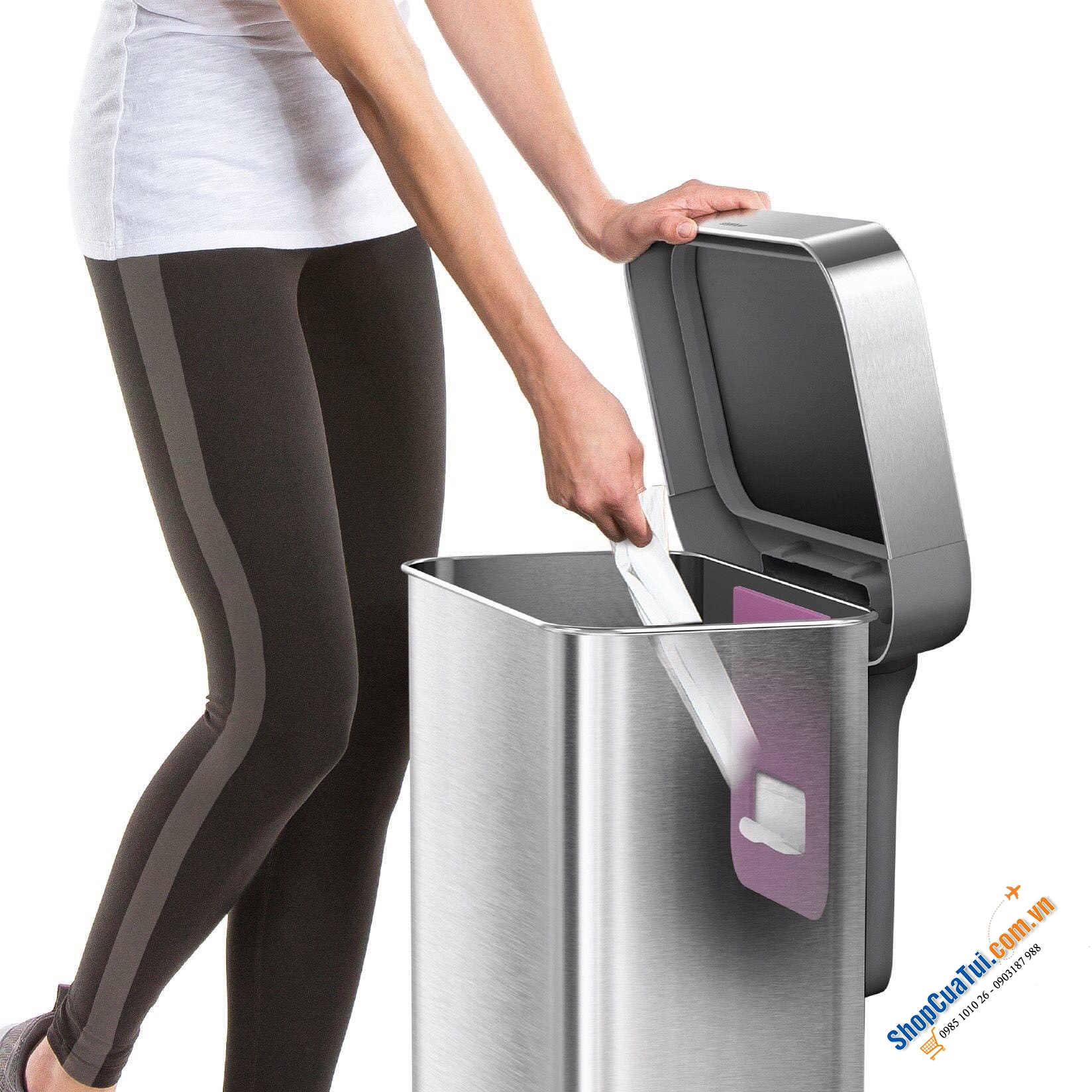 Thùng rác Simplehuman size lớn 55L -  size đại với vành lót bằng thép không gỉ giữ chặt miệng túi và giữ ẩn không lộ ra ngoài