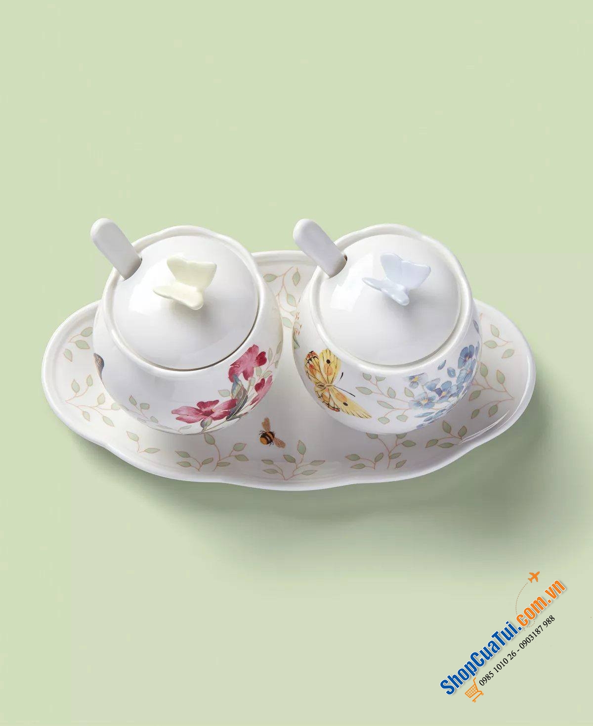 Sét hũ gia vị kèm khay 7 món Lenox Butterfly Meadow bằng gốm sứ gồm 2 hũ gia vị nhỏ có nắp đậy, 2 thìa và 1 khay