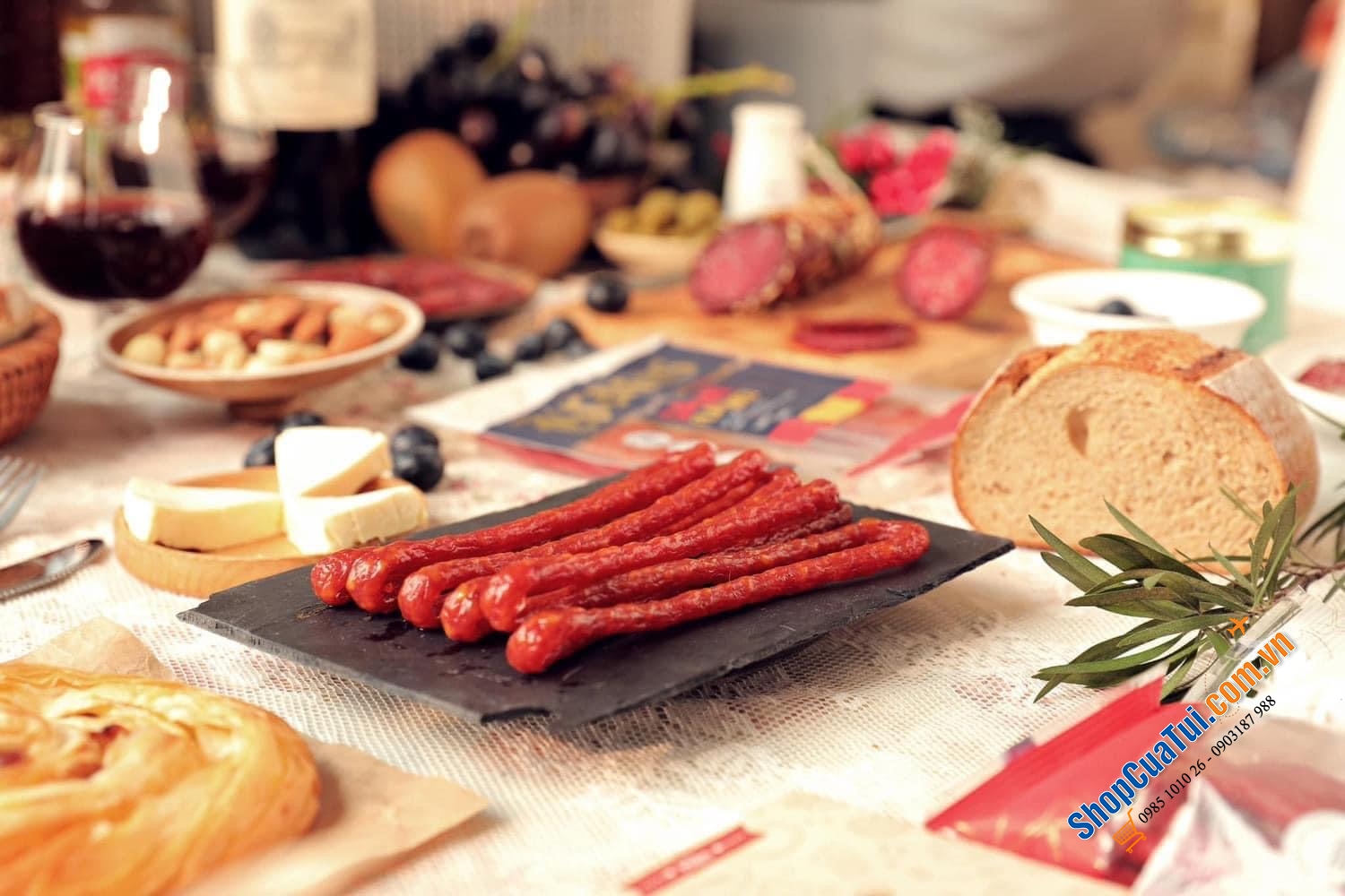 SALAMI QUE - XÚC XÍCH KHÔ BERLINKI 85g VỊ TRUYỀN THỐNG không cay và VỊ CHILLI cay- Salami Berlinki nổi tiếng của Balan trên khắp thế giới