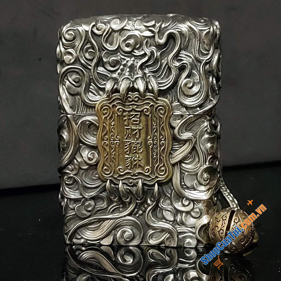 Bật lửa ZIPPO Kỳ lân kim tiền - biểu tượng của sự giàu sang phú quý với toàn bộ 5 mặt zip được bọc nổi, cầu kì và chỉn chu trong từng chi tiết (màu bạc limited)