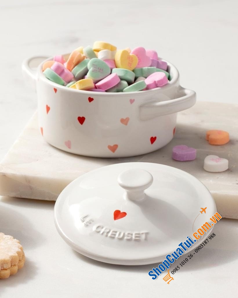 NỒI GỐM SỨ MINI LE CREUSET HOẠ TIẾT TRÁI TIM - Nồi sứ đựng thức ăn Le Creuset Limited Edition V-day Mini Heart Cocotte 10cm