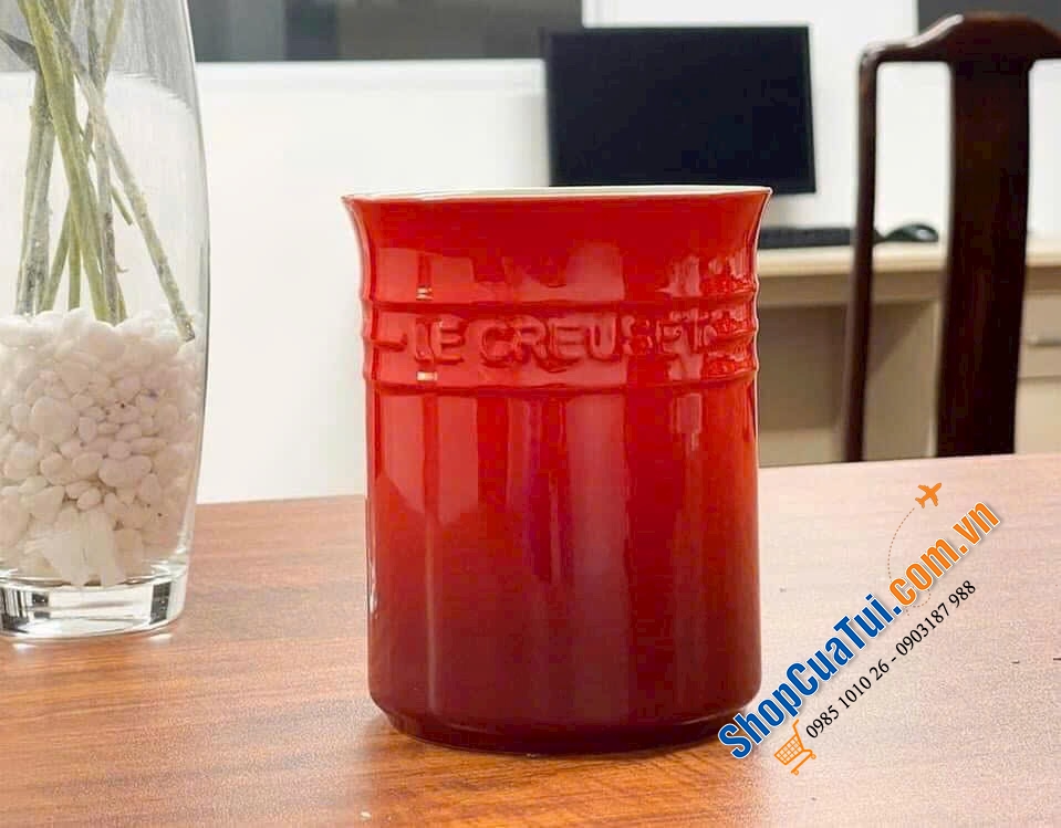 HŨ LE CREUSET - HŨ ĐỰNG DỤNG CỤ NẤU ĂN, THÌA ĐŨA, CẮM HOA... 1,1 lít Mầu đỏ