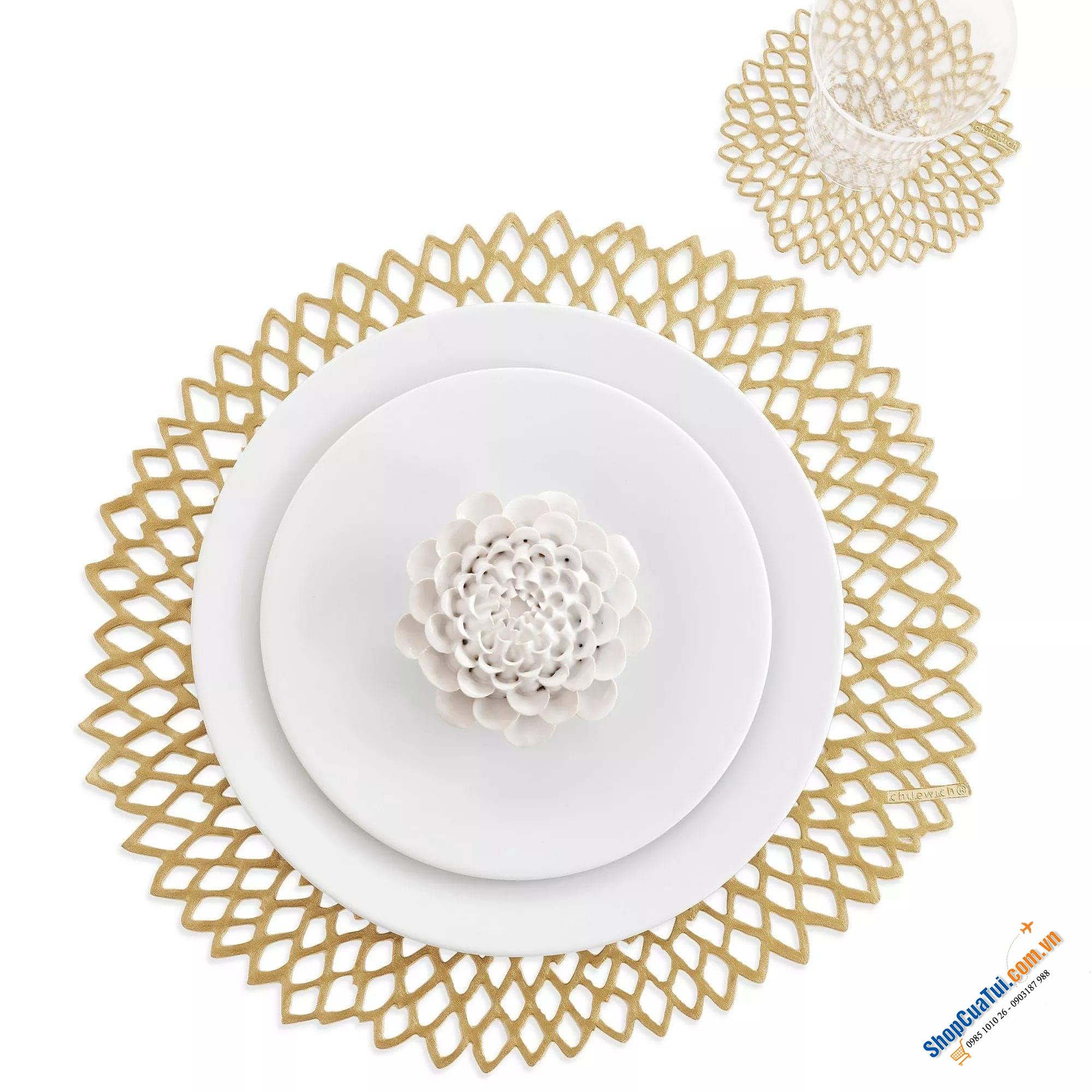 Tấm lót bàn ăn Chilewich Pressed Dahlia 38cm với 2 màu vàng hoặc bạc