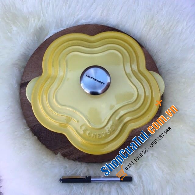 Nồi gang hoa vàng Le Creuset 2 lit, 24x22x14 cm