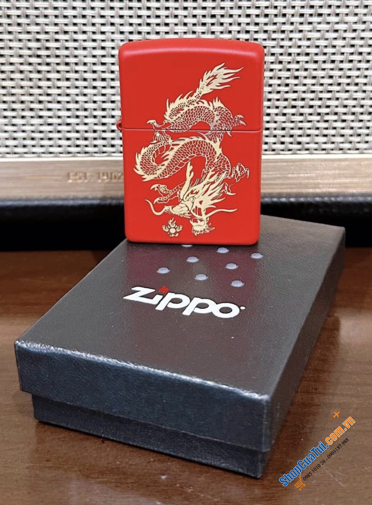 BẬT LỬA ZIPPO RỒNG VÀNG NỀN ĐỎ - mang đến sự may mắn, phát tài, thịnh vượng cho gia chủ