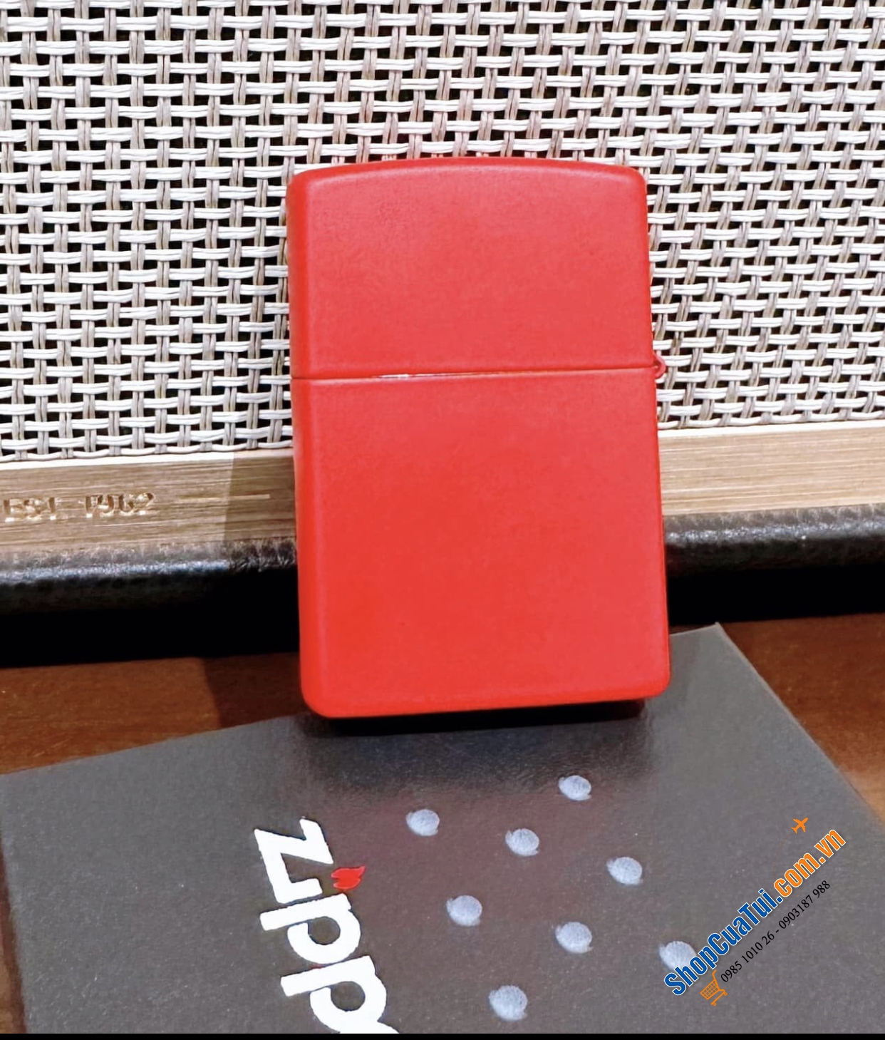 BẬT LỬA ZIPPO RỒNG VÀNG NỀN ĐỎ - mang đến sự may mắn, phát tài, thịnh vượng cho gia chủ
