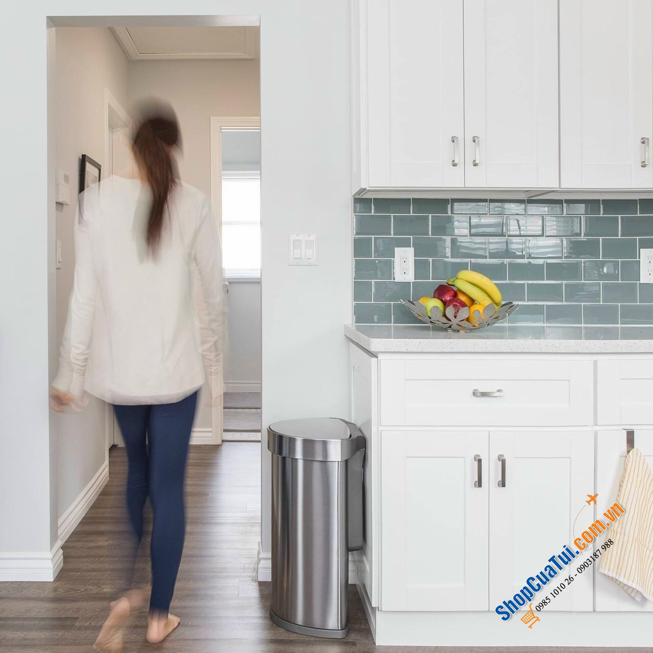Thùng rác cảm ứng kháng khuẩn 45l Simplehuman  - đơn giản mở tự động chỉ bằng một cái vẫy tay