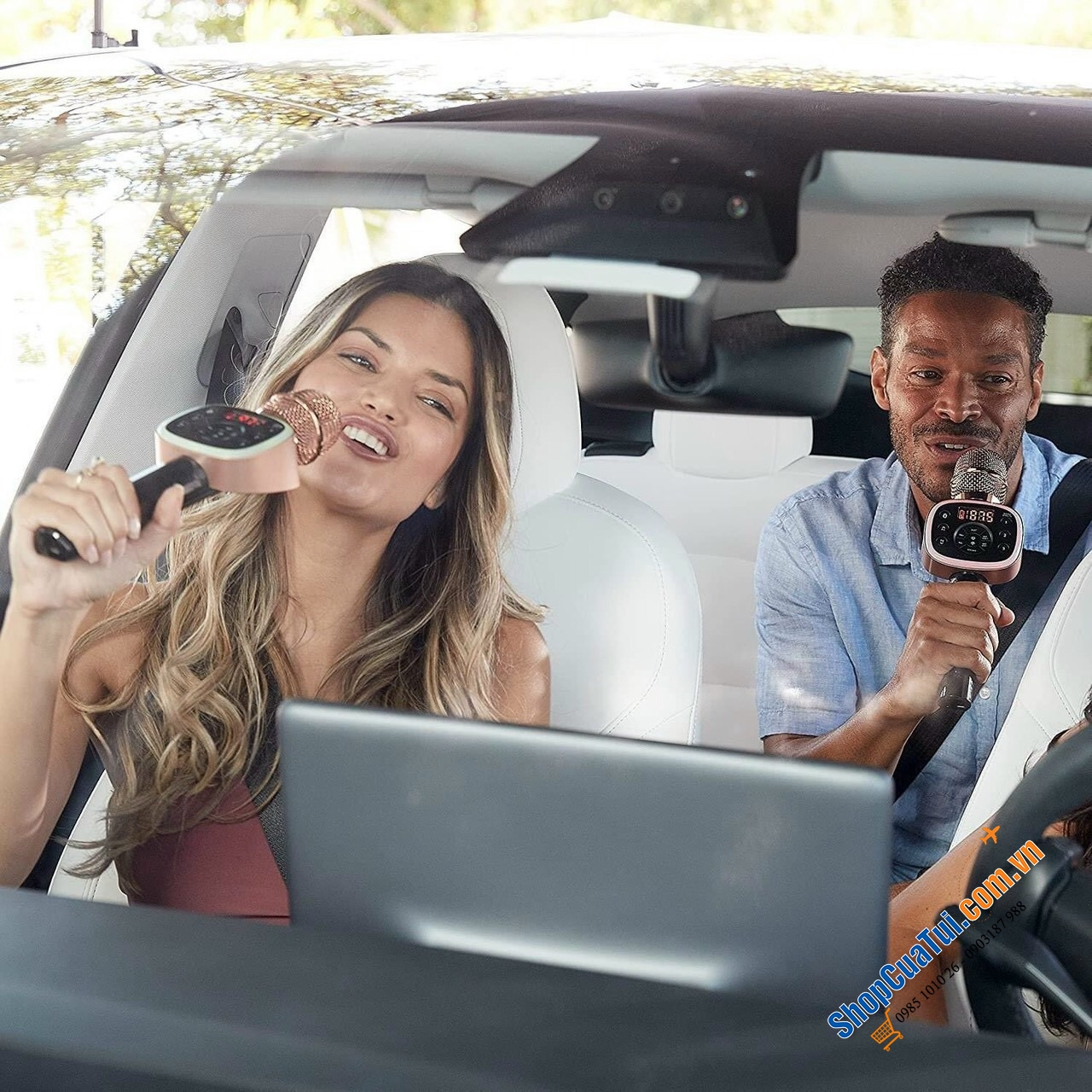 Mic hát Karaoke không dây dùng trên xe ô tô Carpool 2.0 - Biến chiếc xe hơi của bạn thành dàn karaoke chuyên nghiệp