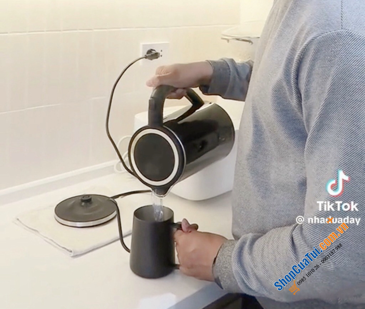Ấm siêu tốc giữ nhiệt Silvercrest 1 lít - vừa đun nước siêu tốc lại vừa giữ nhiệt độ ở mức người dùng mong muốn