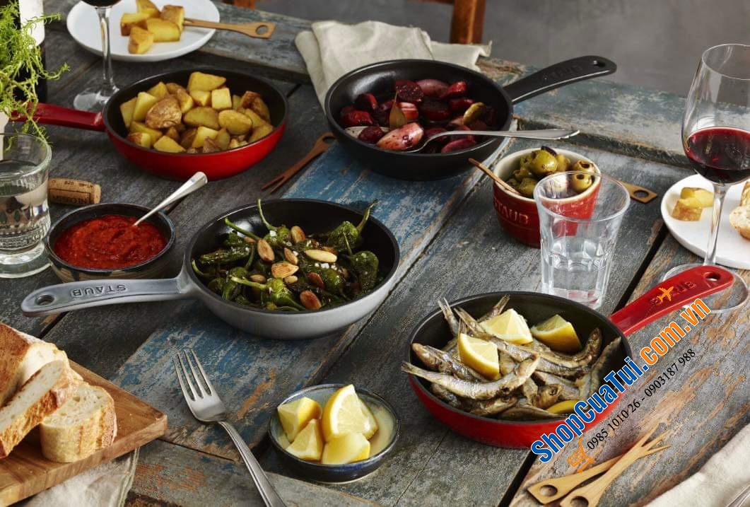 Chảo STAUB CÁN DÀI MÀU ĐEN 16 Cm - MADE IN FRANCE