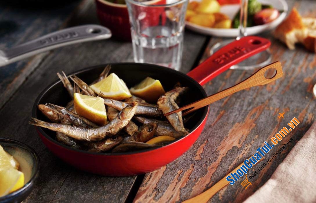 Chảo STAUB CÁN DÀI MÀU ĐEN 16 Cm - MADE IN FRANCE