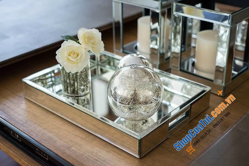Khay gương hình chữ nhật có tính thiết kế tay cầm. - Khay Phủ Bạc QMDECOR 35.5x28x5cm - thanh lịch và phong cách, bao phủ bởi tấm gương bạc không lo trầy xước