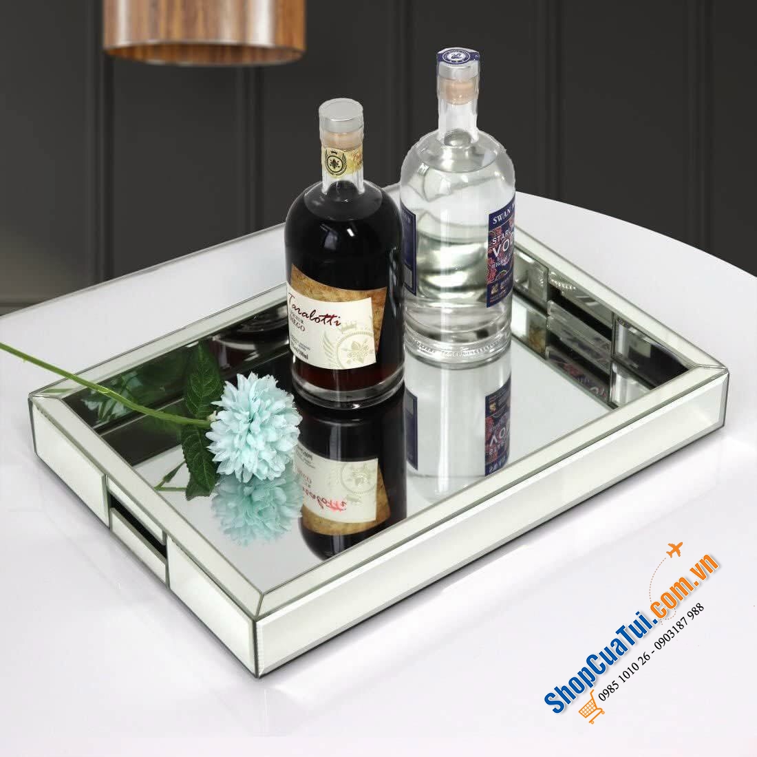 Khay gương hình chữ nhật có tính thiết kế tay cầm. - Khay Phủ Bạc QMDECOR 35.5x28x5cm - thanh lịch và phong cách, bao phủ bởi tấm gương bạc không lo trầy xước
