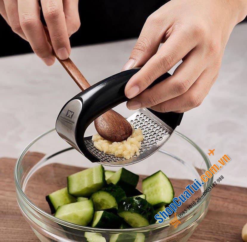 Dụng cụ ép Tỏi Wagensteiger (có tay cầm).