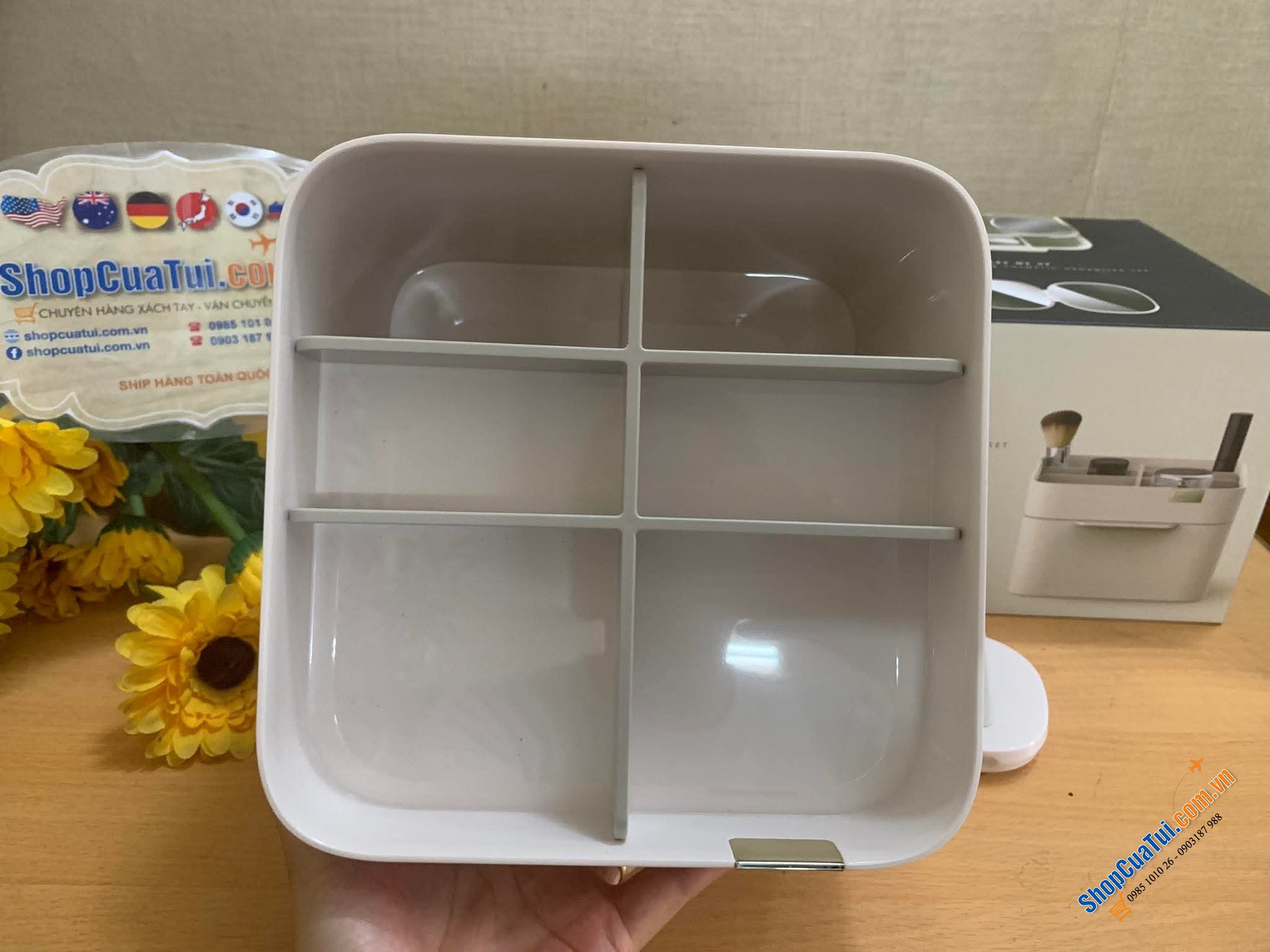 SET ĐỰNG ĐỒ TRANG ĐIỂM JOSEPH JOSEPH KÈM GƯƠNG 75007.