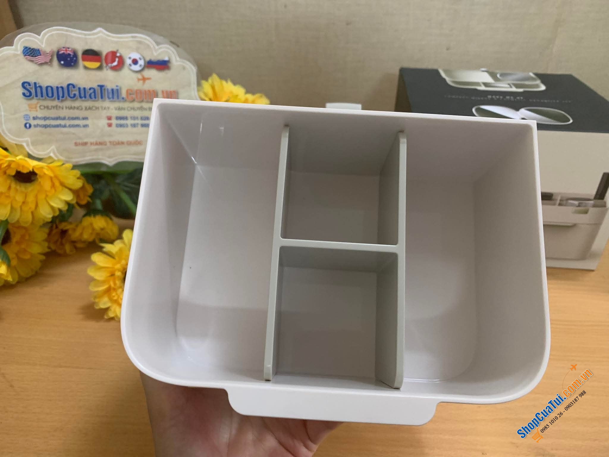 SET ĐỰNG ĐỒ TRANG ĐIỂM JOSEPH JOSEPH KÈM GƯƠNG 75007.