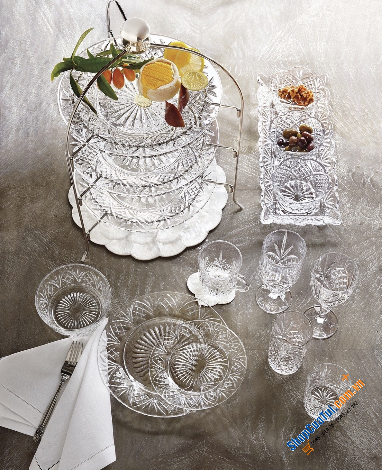 Khay ba tầng Dublin tròn - Dublin Three Tier Crystal Server