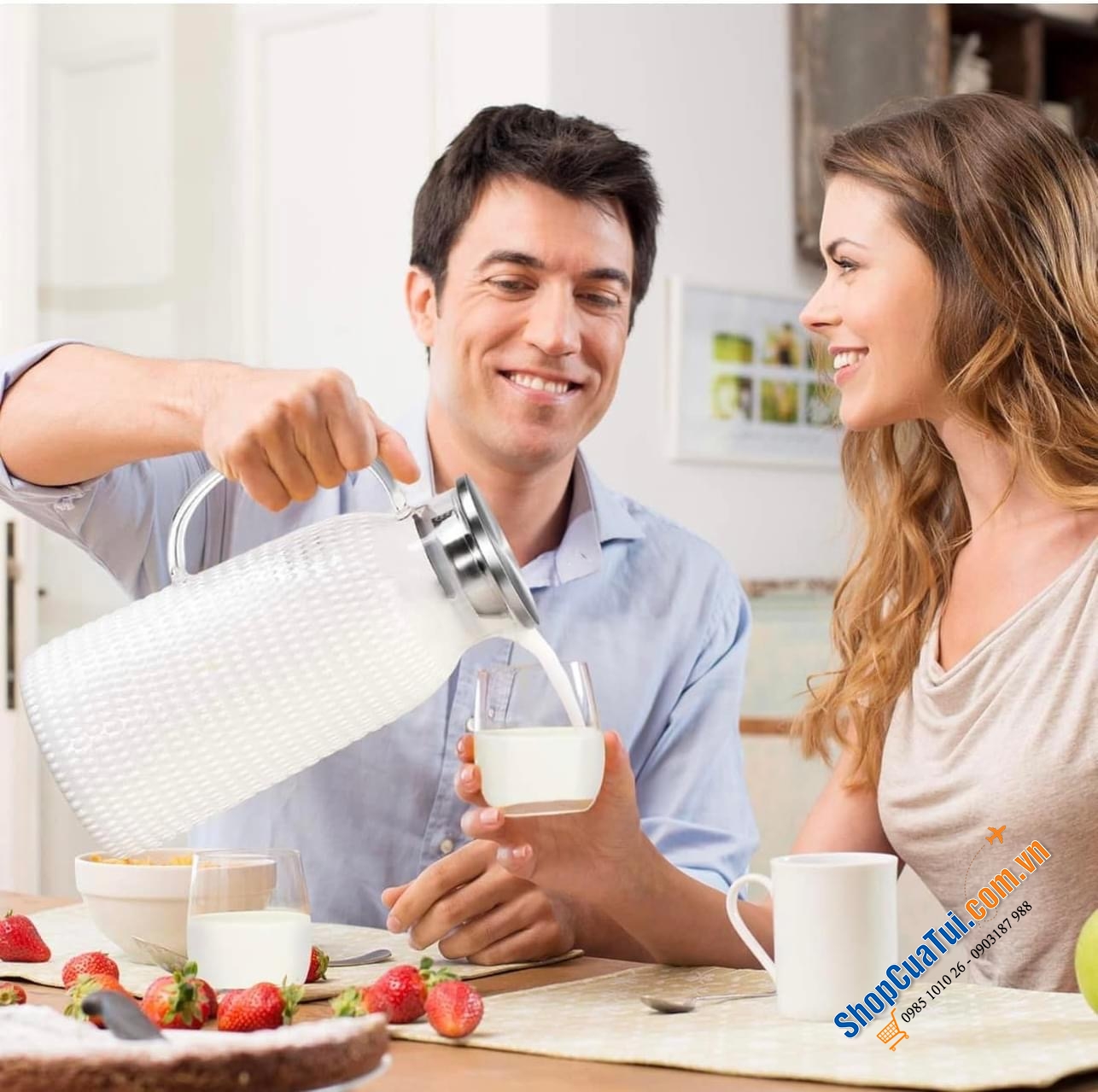 BÌNH NƯỚC THUỶ TINH CHỊU NHIỆT DUNG TÍCH LỚN 2,4 L AOFMEE - phục vụ nhiều khách cùng một lúc với lượng trà đá lớn dễ dàng