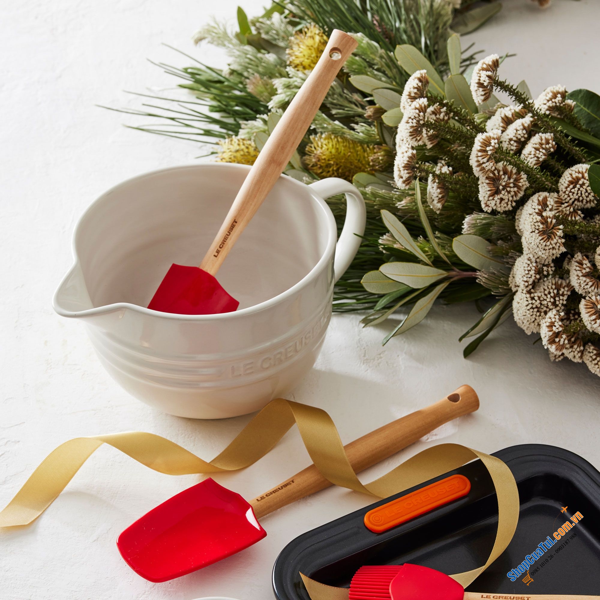 Ca rót Le Creuset 2 lít màu trắng Meringue - có thể dùng làm bát trộn, bình trộn - Made in Thái Lan