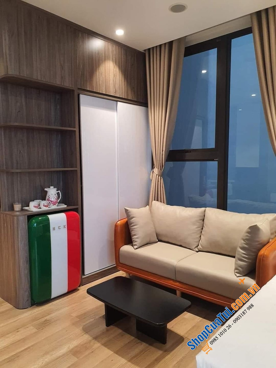 Tủ lạnh mini retro HCK ITALY FLAG 107L - Màu xanh quốc kỳ Ý - kiểu dáng cổ điển, đường nét bo tròn đặc trưng của thập niên 50-60