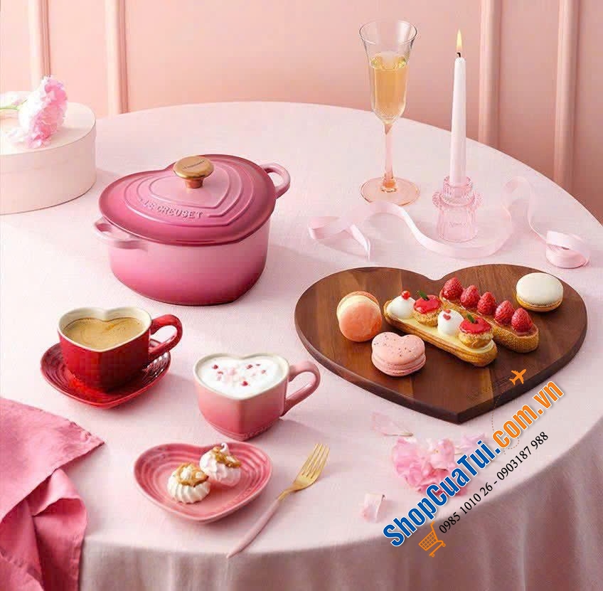 Thớt Le creuset làm từ gỗ keo với vân tự nhiên đẹp mắt hình trái tim hoặc hình oval