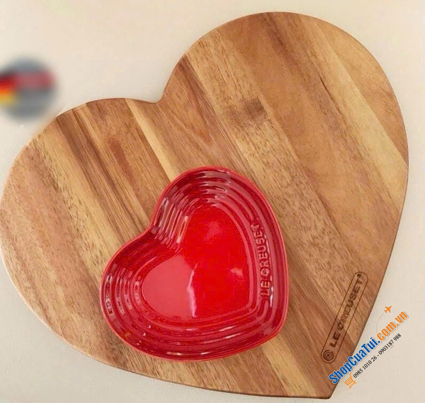 Thớt Le creuset làm từ gỗ keo với vân tự nhiên đẹp mắt hình trái tim hoặc hình oval
