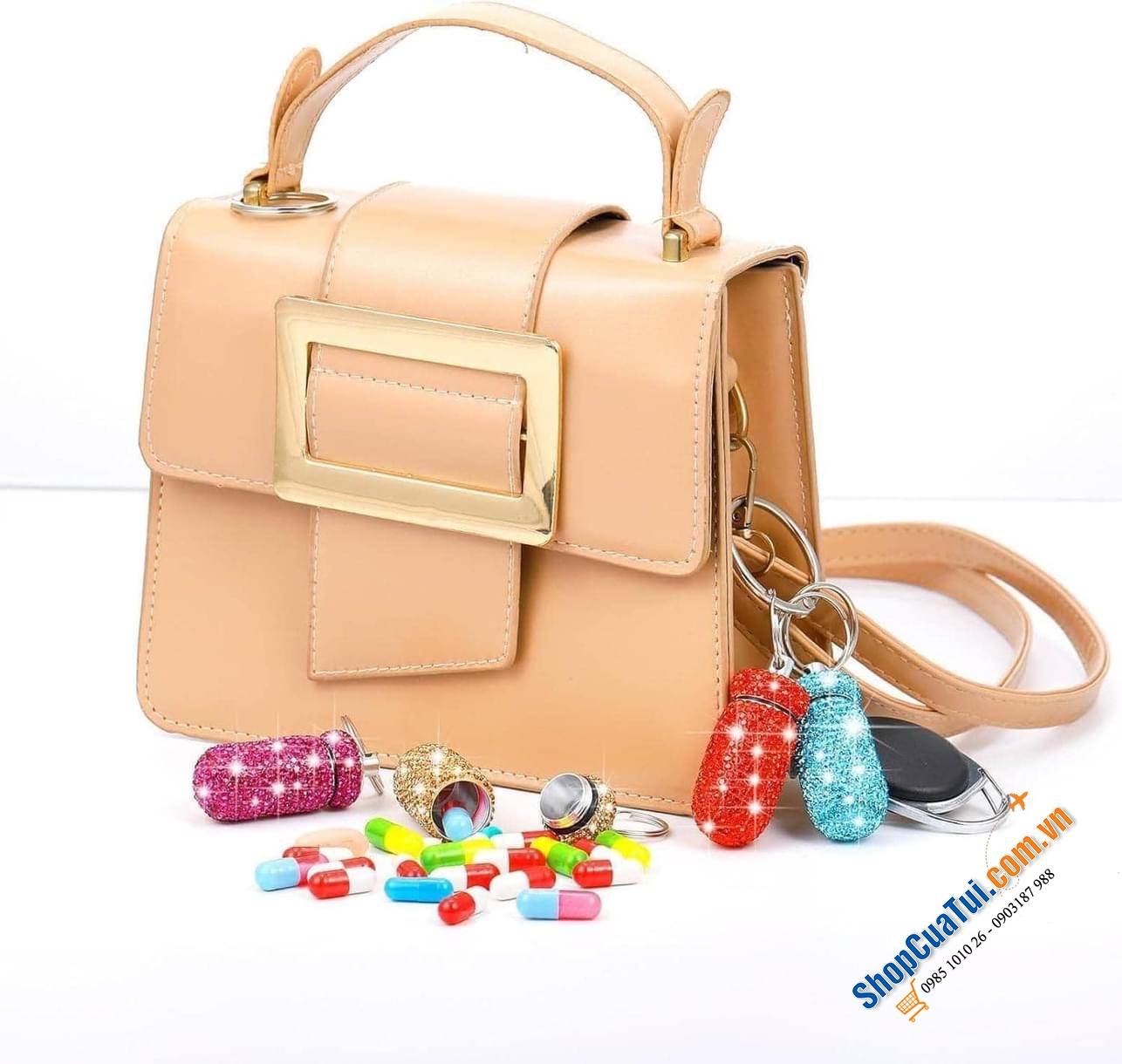 Hộp đựng thuốc pha lê kiêm móc khóa cực xinh.