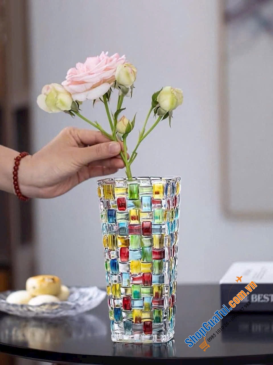 Lọ hoa pha pha Lê cầu vồng MAGCOLOR 19.5cm - họa tiết chạy xung quanh lọ tạo độ phản quang và điểm nhấn nổi bật tinh tế, sắc sảo