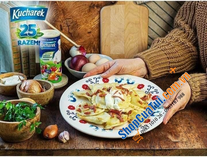 Hạt nêm rau củ hữu cơ KUCHAREK thơm ngon. Hộp 300gr, sử dụng nắp xoay vặn tiện dụng.