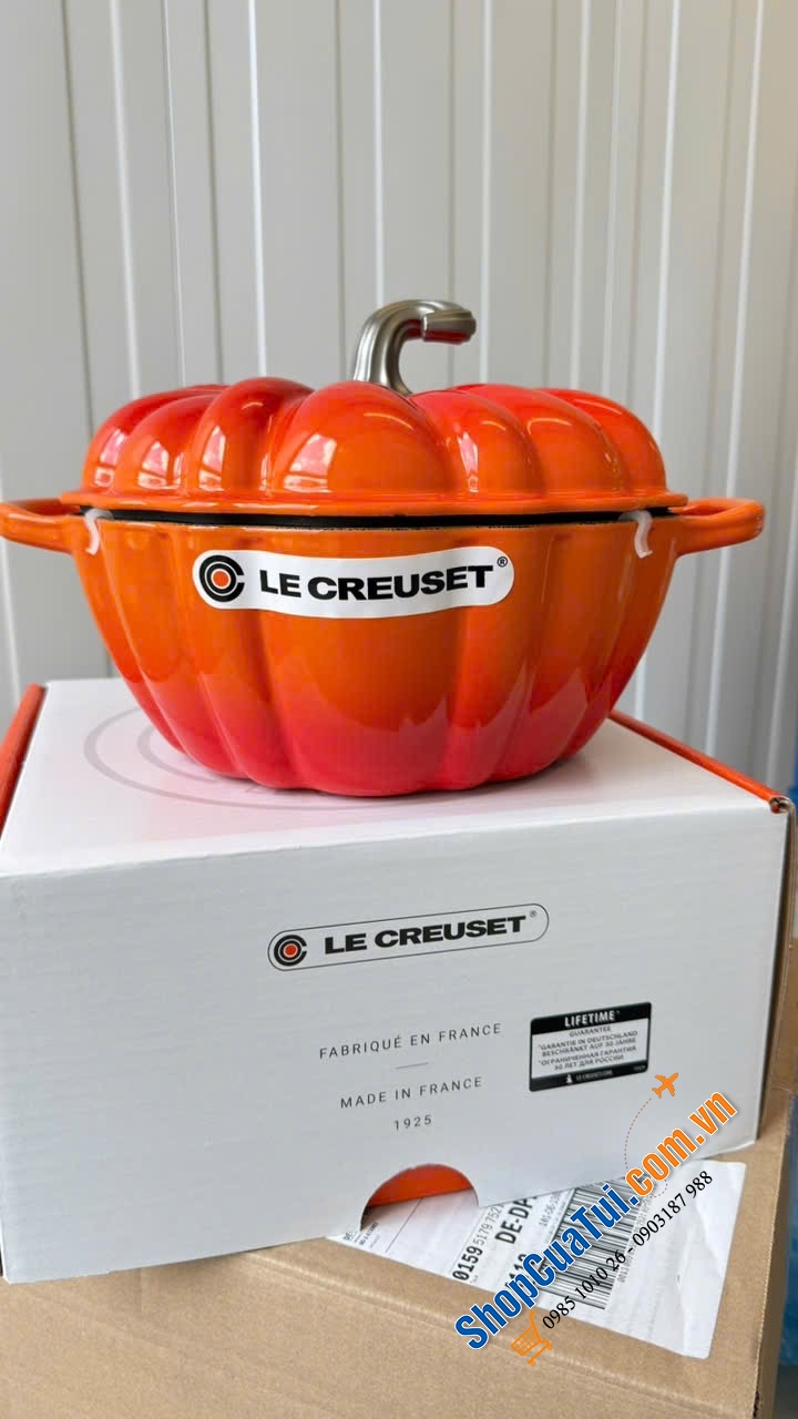 Nồi Nấu Bí Ngô LE CREUSET 24cm – Hoàn Hảo Cho Mùa Halloween.