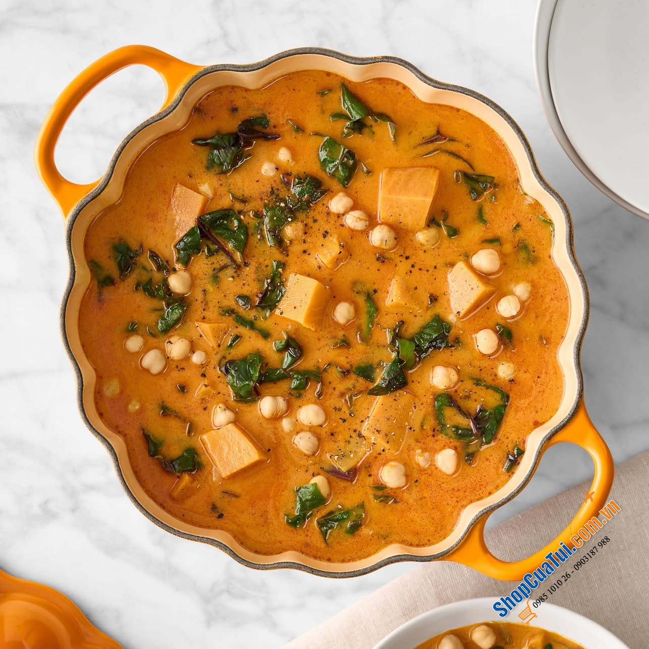 Nồi Nấu Bí Ngô LE CREUSET 24cm – Hoàn Hảo Cho Mùa Halloween.