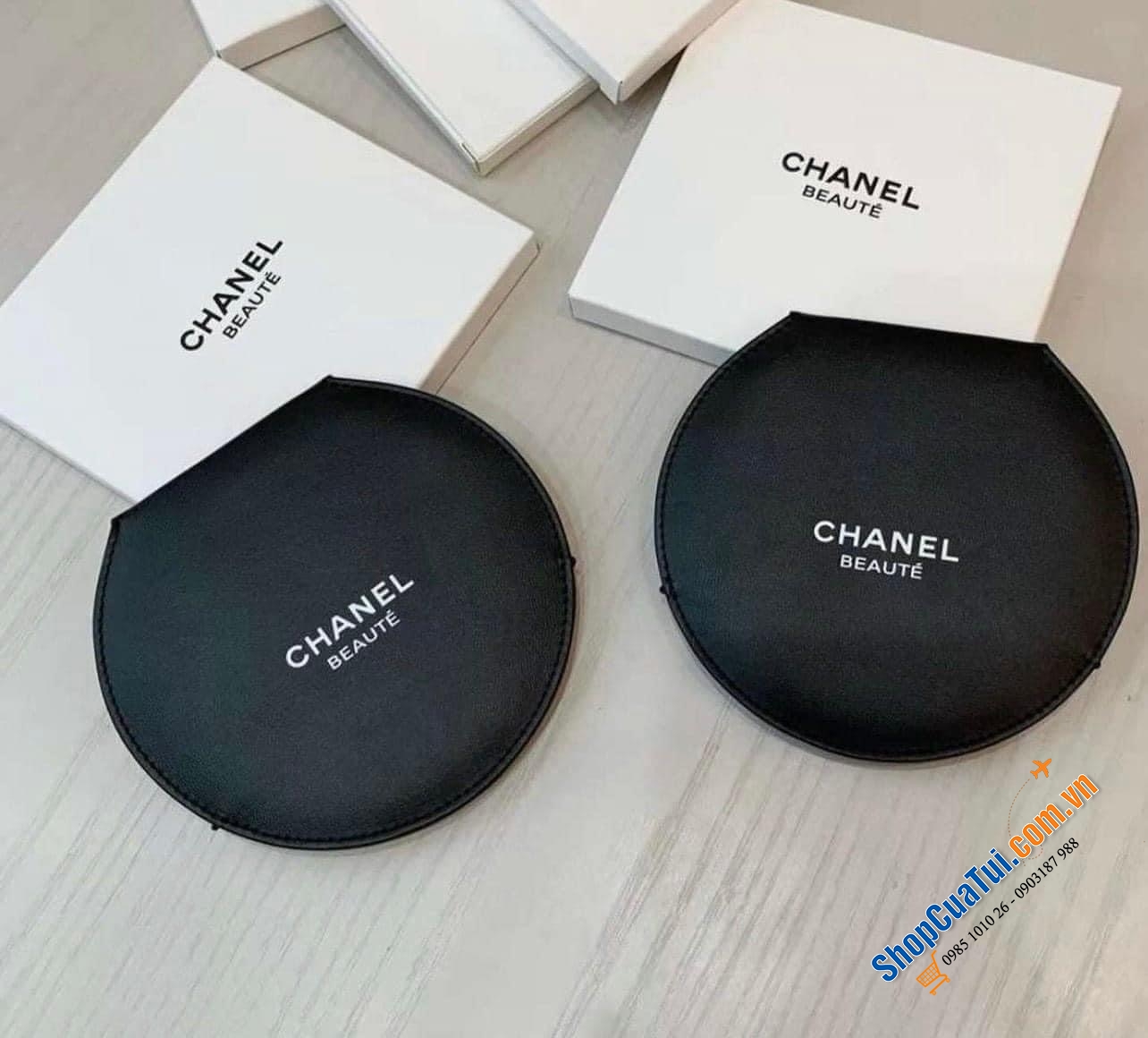 Gương gift để bàn Chanel.