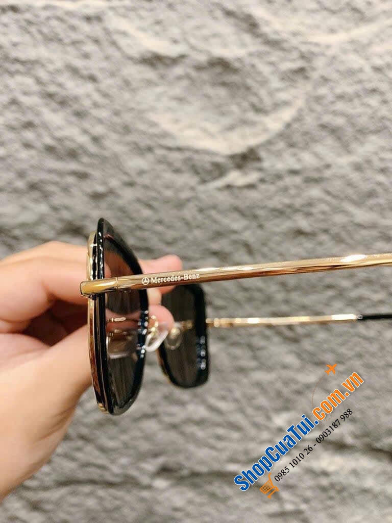 Kính  Mecerdes - Benz - hàng cực hiếm.