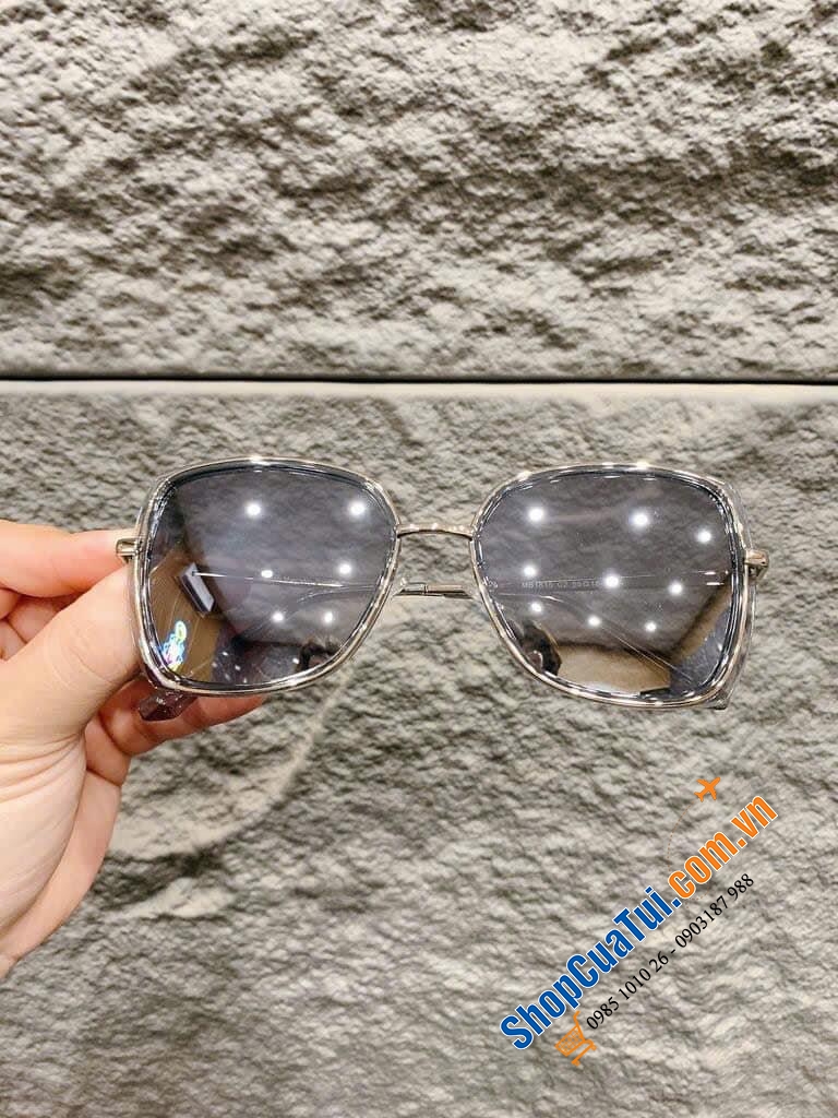 Kính  Mecerdes - Benz - hàng cực hiếm.