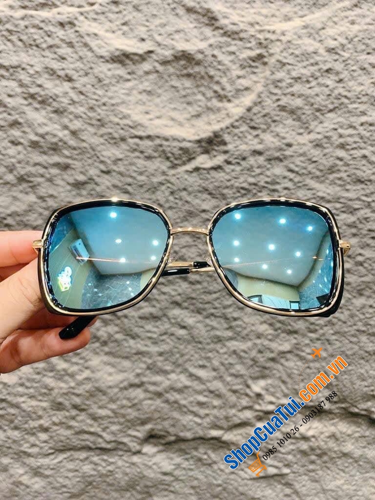 Kính  Mecerdes - Benz - hàng cực hiếm.