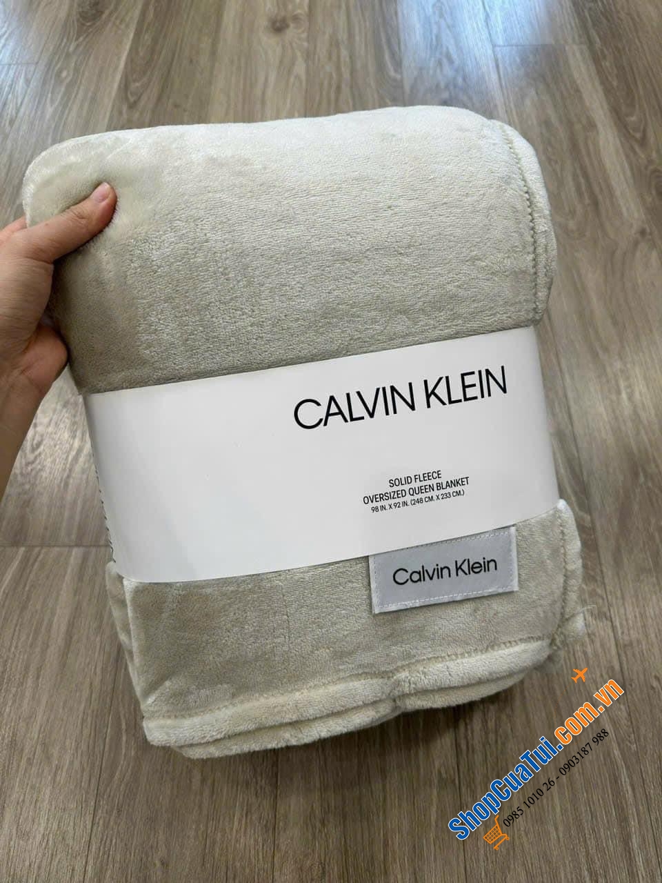 CHĂN CALVIN KLEIN.