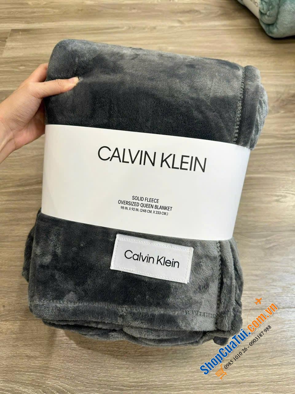 CHĂN CALVIN KLEIN.