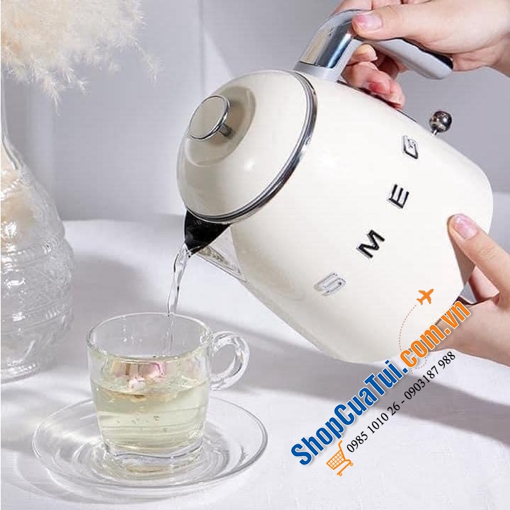 Ấm siêu tốc SMEG KLF03CREU không chỉnh nhiệt (màu kem).